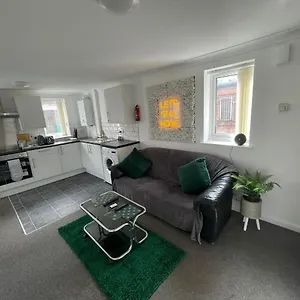 1 Bed @ Factory Quater - Chard St Apartment